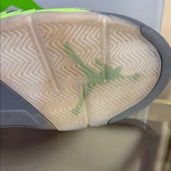 Jordan Air 5 Retro - Silver and Green - Picture 8 of 16